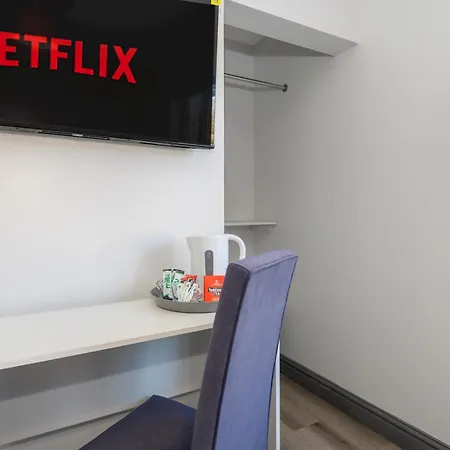 شقة Lower Wortley 1 Couples Paradise With A Shared Kitchen - Pass The Keys ليدز