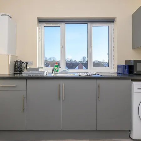 Lower Wortley 1 Couples Paradise With A Shared Kitchen - Pass The Keys ليدز