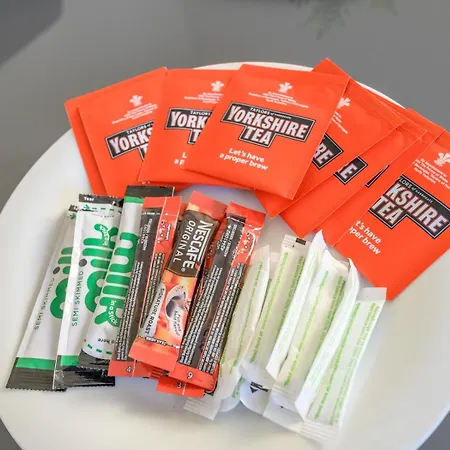 아파트 Lower Wortley 1 Couples Paradise With A Shared Kitchen - Pass The Keys *